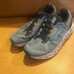 On Cloud shoes. Woman’s size 7